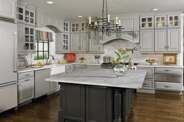 Wellborn Forest Statement Kitchen Cabinets for sale in Jefferson City, MO